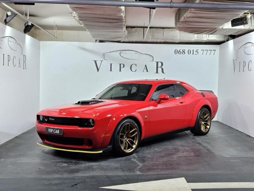 Dodge Challenger Scat pack Shaker 392