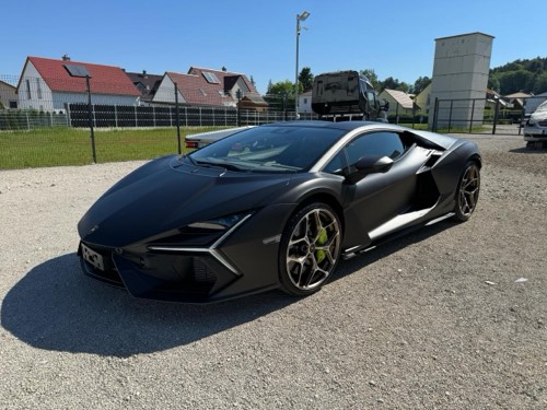 Lamborghini Revuelto