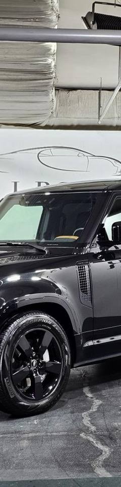 Land-Rover Defender 110 X-Dynamic HSE — 1