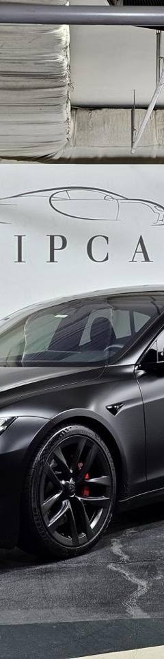 Tesla Model S Plaid — 1