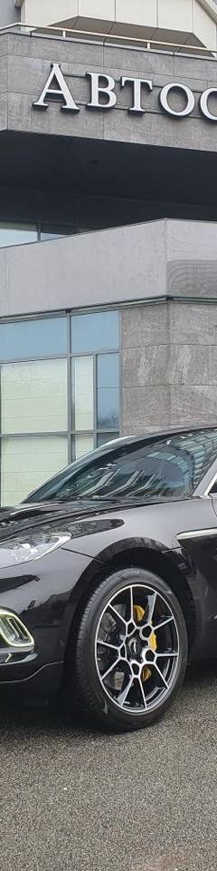 Aston-Martin DBX — 1