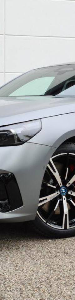 BMW i5 eDrive40 — 1
