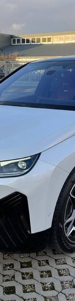 BMW iX40 xDrive — 1