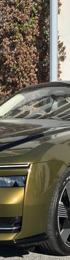Rolls-Royce Spectre — 1