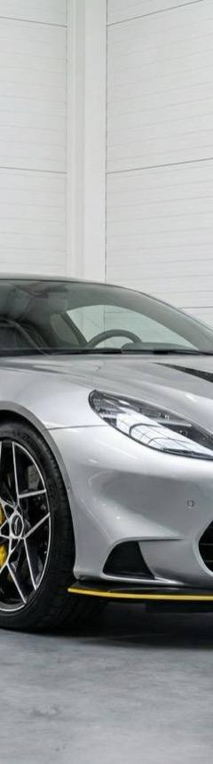 Aston-Martin Vanquish — 1