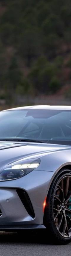 Aston Martin Vantage — 1
