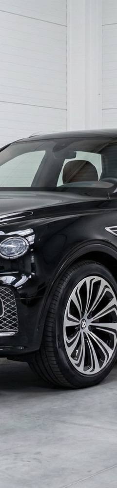 Bentley Bentayga AZURE — 1