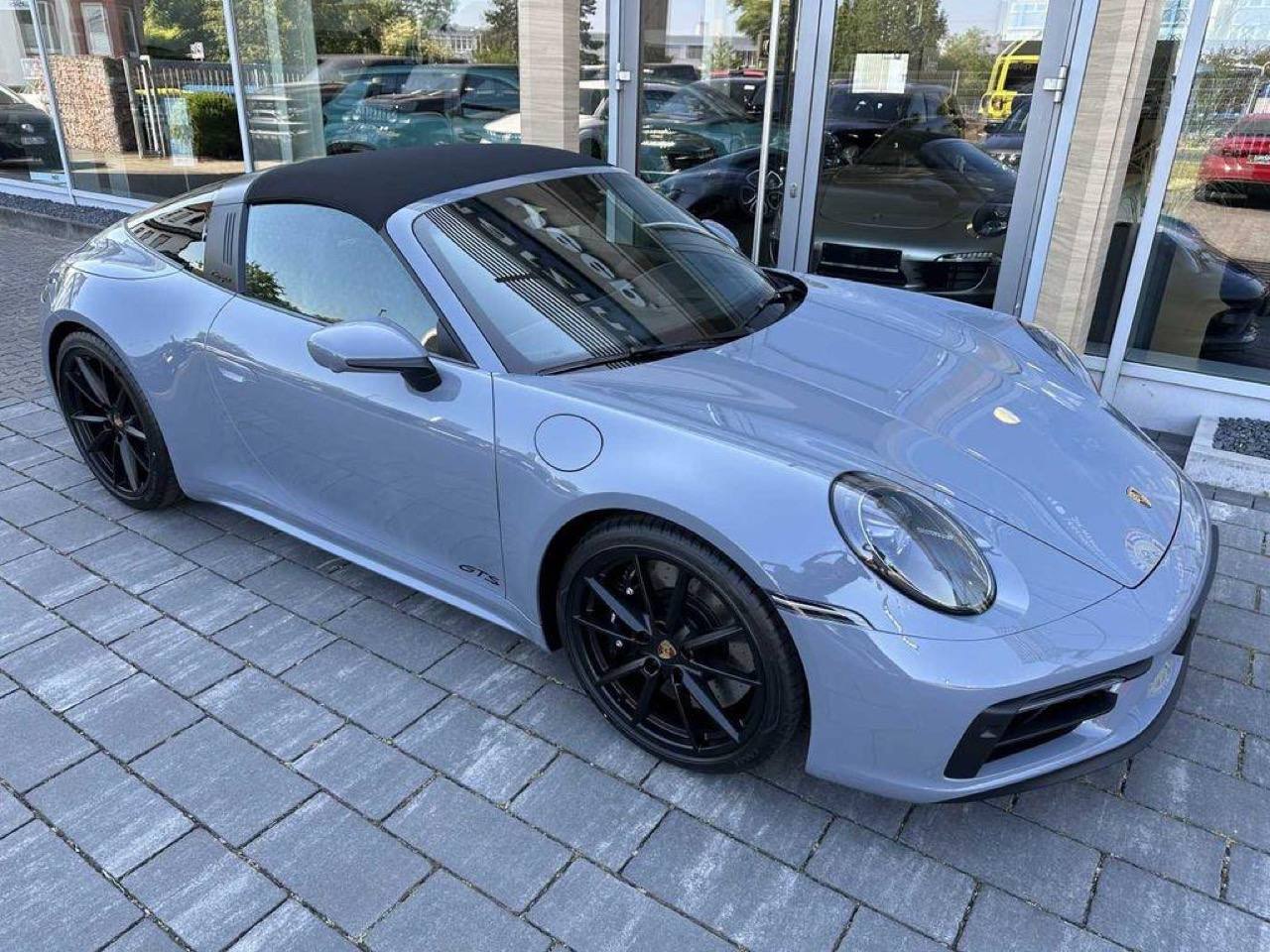 Porsche 911 Targa 4 GTS 2025