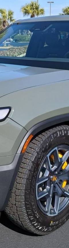 Rivian R1T Launch Edition — 1