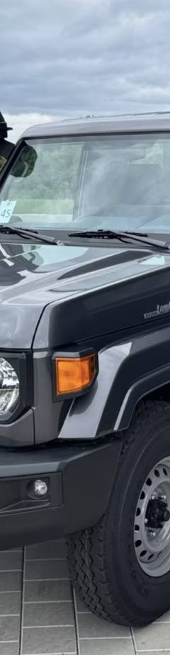 Toyota Land Cruiser 79 — 1