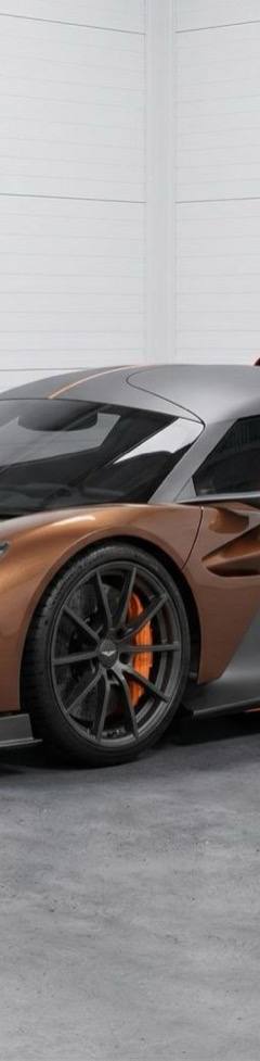 Aston-Martin Valhalla — 1