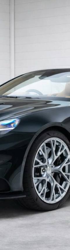 Aston-Martin Vanquish Volante — 1