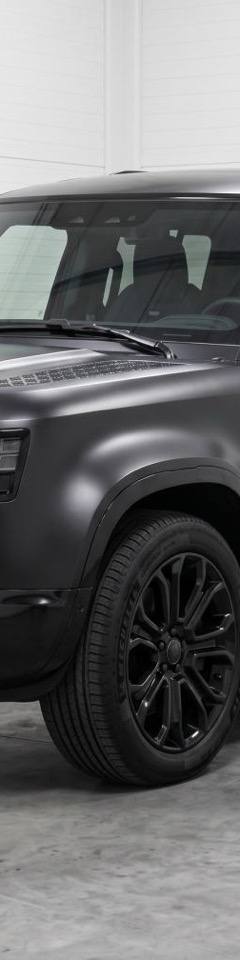 Land-Rover Defender Octa — 1