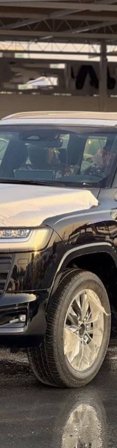 Toyota Land Cruiser 300 Hybrid — 1