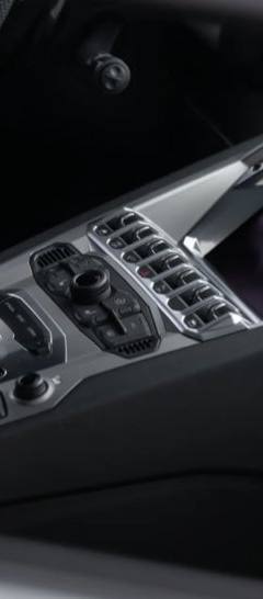 Lamborghini Aventador LP700-4 — 5