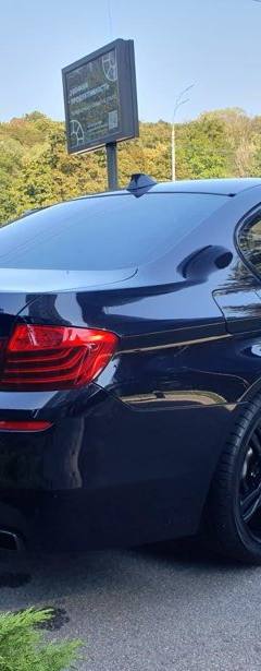 BMW 5-Series 550i xDrive — 4