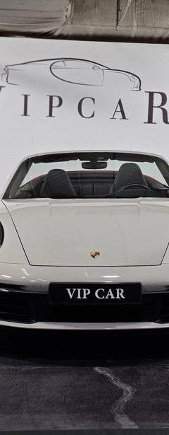 Porsche 911 Carrera — 4
