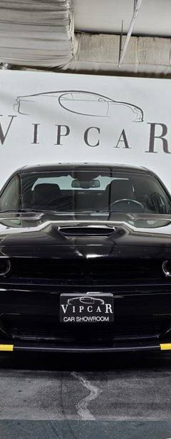Dodge Challenger — 3