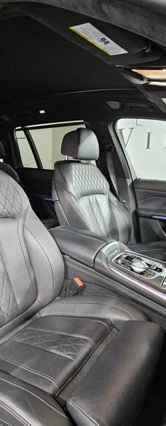 BMW X7 M60i — 7