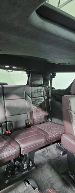 Cadillac Escalade Premium Luxury Platinum — 7