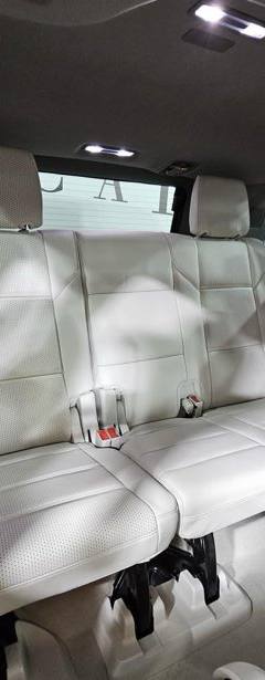 Cadillac Escalade Premium Luxury Platinum — 7