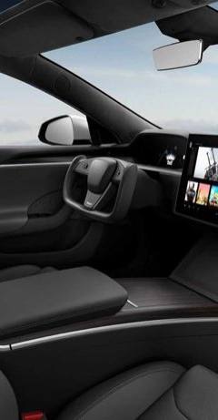 Tesla Model S Plaid — 4