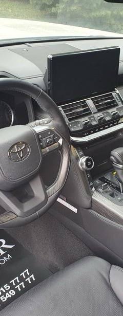 Toyota Land Cruiser 300 Premium 70th — 7
