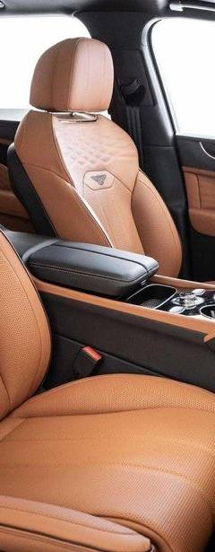 Bentley Bentayga EWB Azure — 6