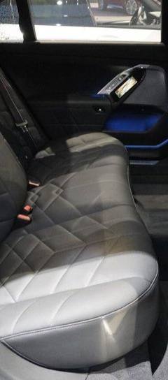 BMW i7 xDrive60 — 5