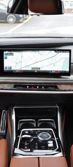 BMW i7 xDrive60 — 6