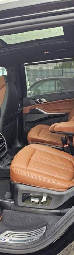 BMW X7 M60i — 7