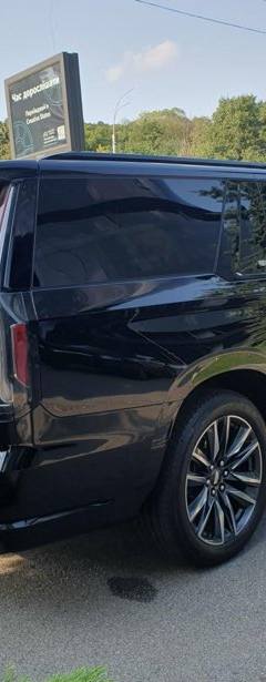 Cadillac Escalade ESV — 4