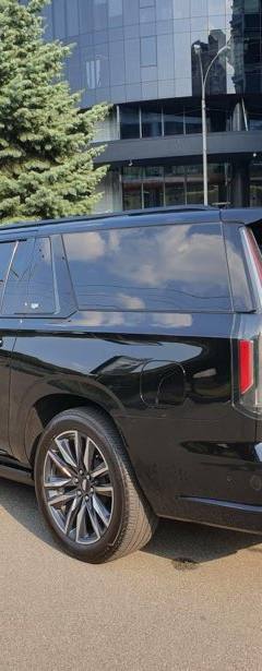 Cadillac Escalade ESV — 5