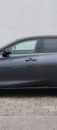 Lexus RZ 450e Luxury — 3