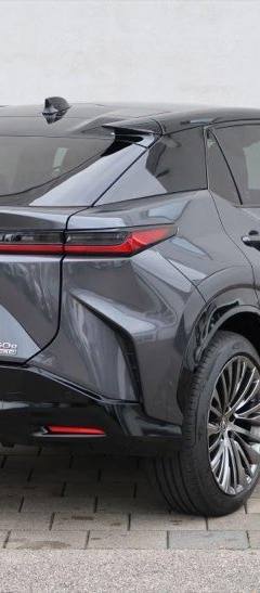 Lexus RZ 450e Luxury — 4