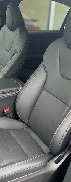 Tesla Model X Plaid — 6