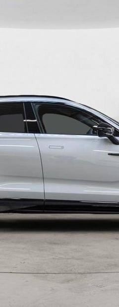 Aston Martin DBX 707 — 3