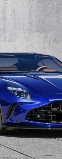 Aston-Martin Vantage — 2