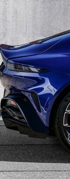 Aston-Martin Vantage — 7