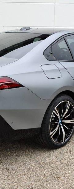BMW i5 eDrive40 — 4