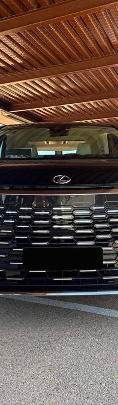 Lexus LM 350h AWD — 3