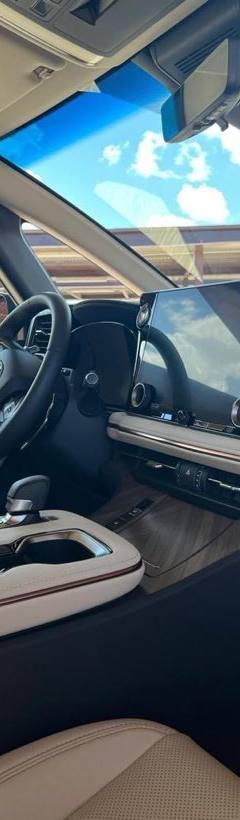 Lexus LM 350h AWD — 7