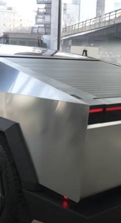 Tesla Cybertruck — 7