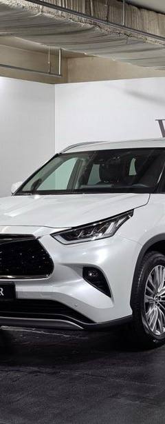 Toyota Highlander AWD — 4