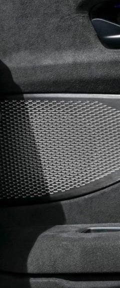 Aston-Martin Vantage — 6