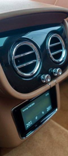 Bentley Bentayga AZURE — 7