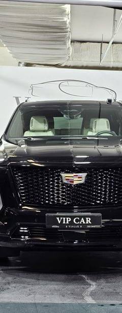 Cadillac Escalade — 3