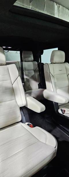 Cadillac Escalade — 7