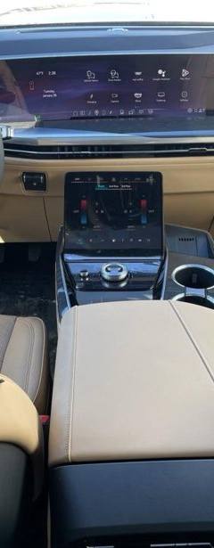 Cadillac Escalade IQ Premium Sport 2 AWD — 6