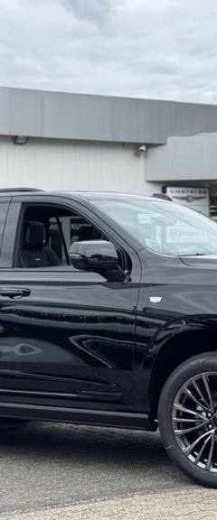 Cadillac Escalade Sport Platinum — 3